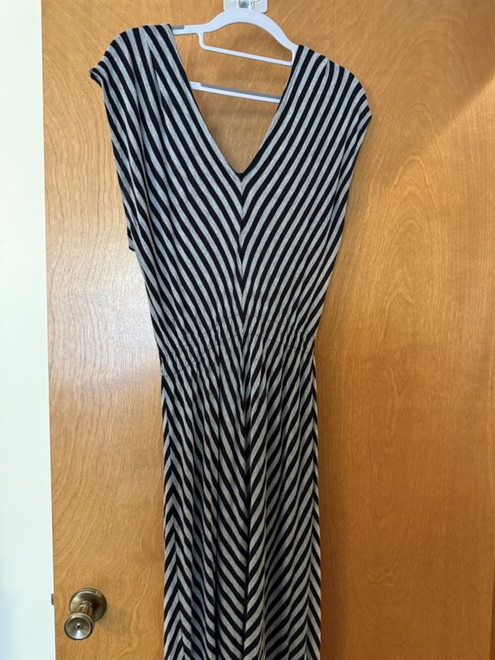 Mossimo Maxi Dress Chevron Striped V-Neck Black Gray Stretchy Women's Size Small